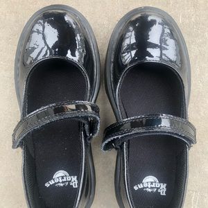 DR MARTENS GIRLS SIZE 13 BLACK SHOES